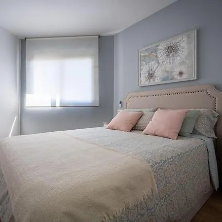 Apartment At155, 10 Min Walk To The *
