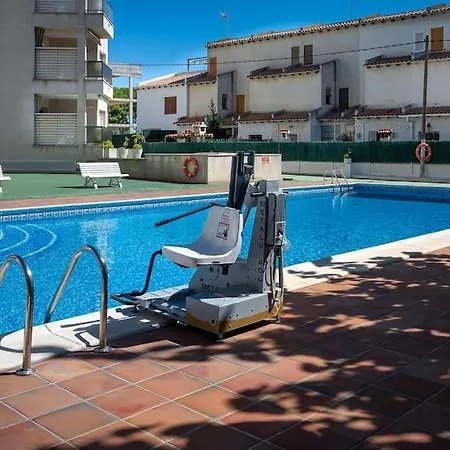 Apartment At155, 10 Min Walk To The *